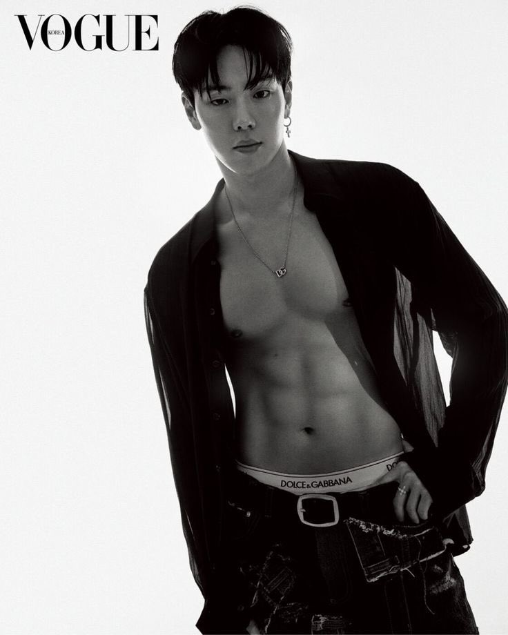 chungbackback's tweet photo. 이 화보가 뜬 날을 영원히 잊지 못해... https://t.co/hakq4Zm9rR