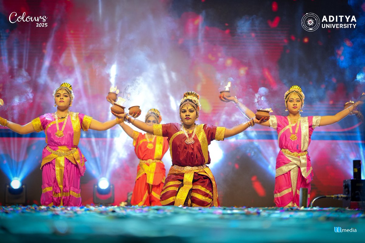 adityaedugrp's tweet image. The nights of Colours 2025 are nothing short of spectacular! 🌙🔥 From dazzling performances to vibrant music, the campus is buzzing with excitement under the stars.

.
#Colours2025 #AdityaUniversity #NightOfCelebration
