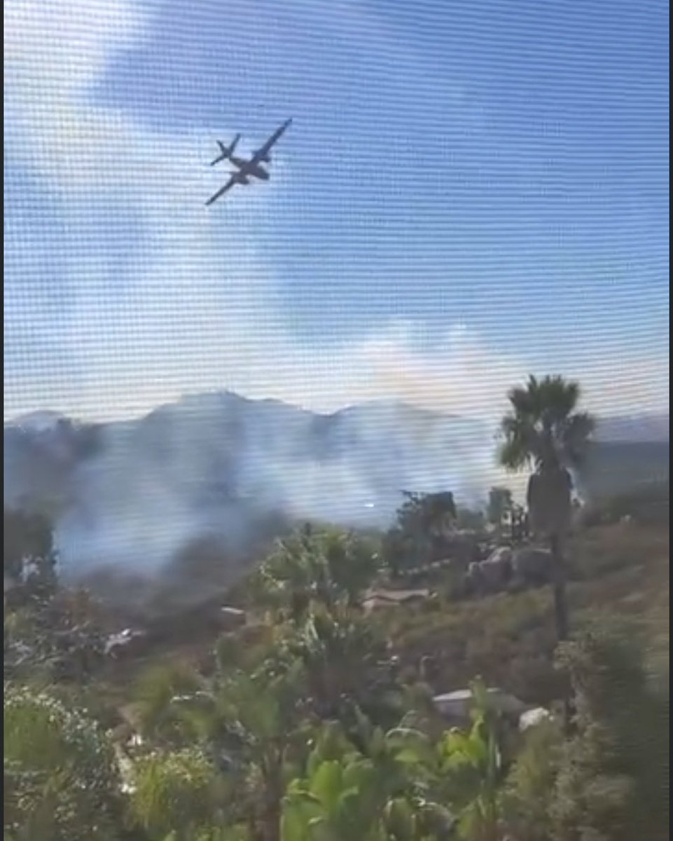 Stormy_Life_'s tweet photo. A picture & another video from #HamletFire
The picture of the plane is from my mom's room. The video isn't mine. https://t.co/9iMcwNZZ3V