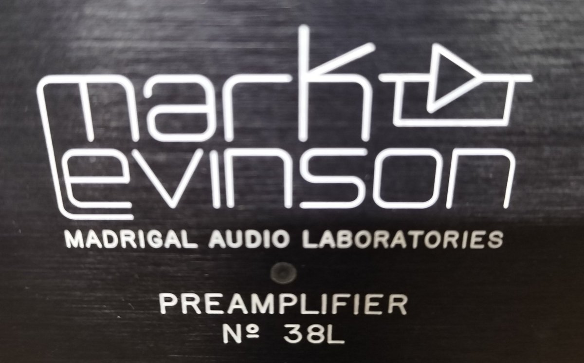 オーディオに強い #ハードオフ市川大野店 でもレアな逸品が入荷いたしました。
#MarkLevinson です。
貴重なプリアンプです。
音楽の質を1段階2段階と
上げてくれる逸品です。
近日乞うご期待です。
#ハードオフ　#市川市　#オーディオ