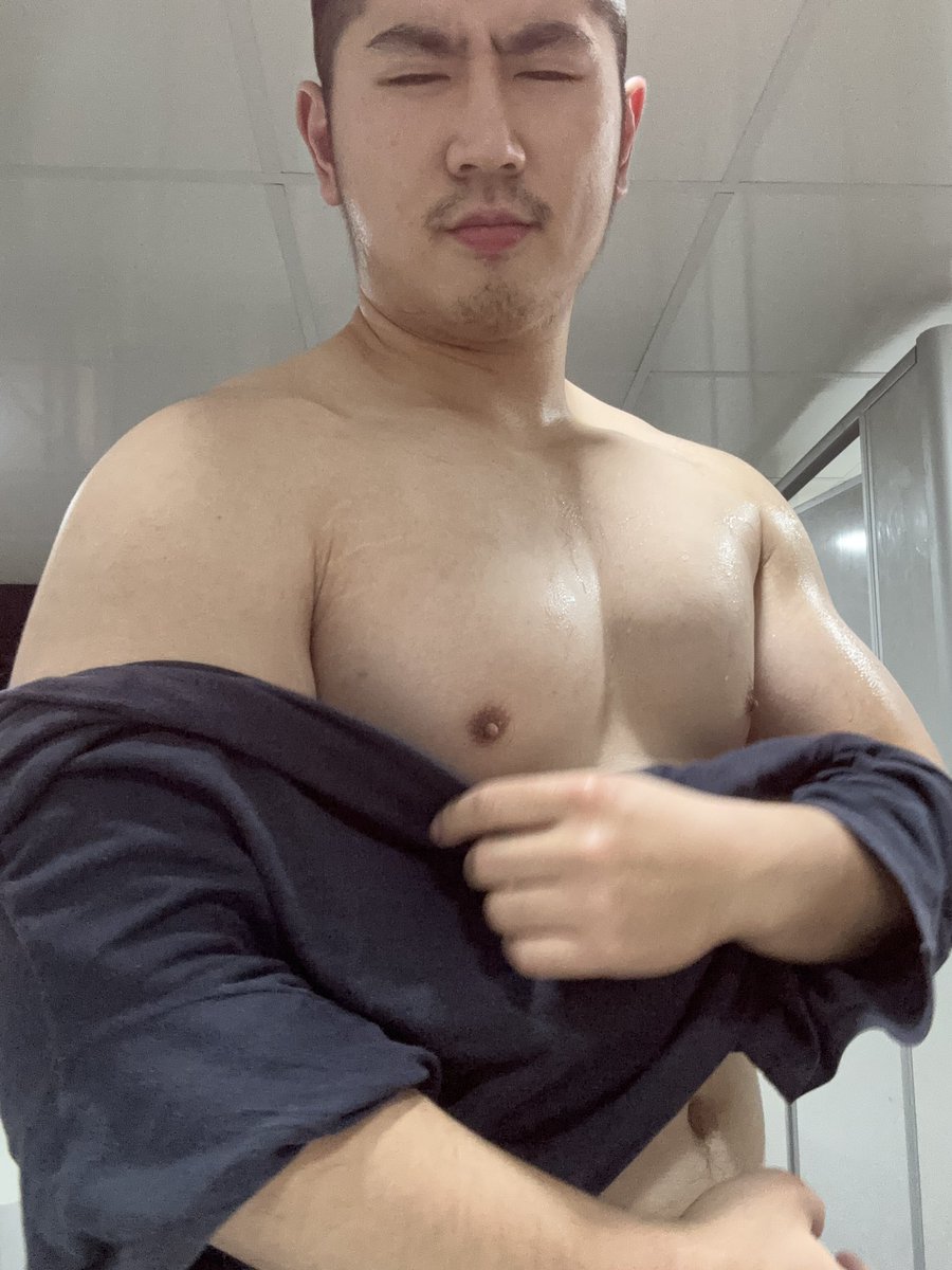 如果在咖啡廳這樣說給約嗎？會有人願意嗎😂🤣（誤