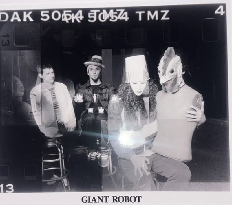 daily buckethead tweet media