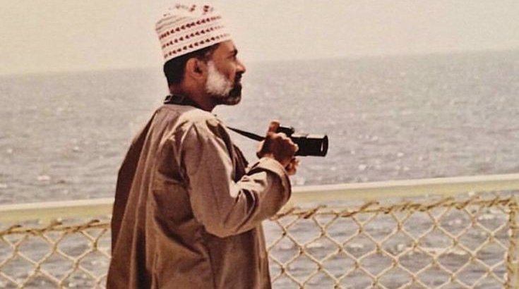 1359ـ1441ه‍
أَيدْرِي القَبرُ مَنْ فِيهِ؟