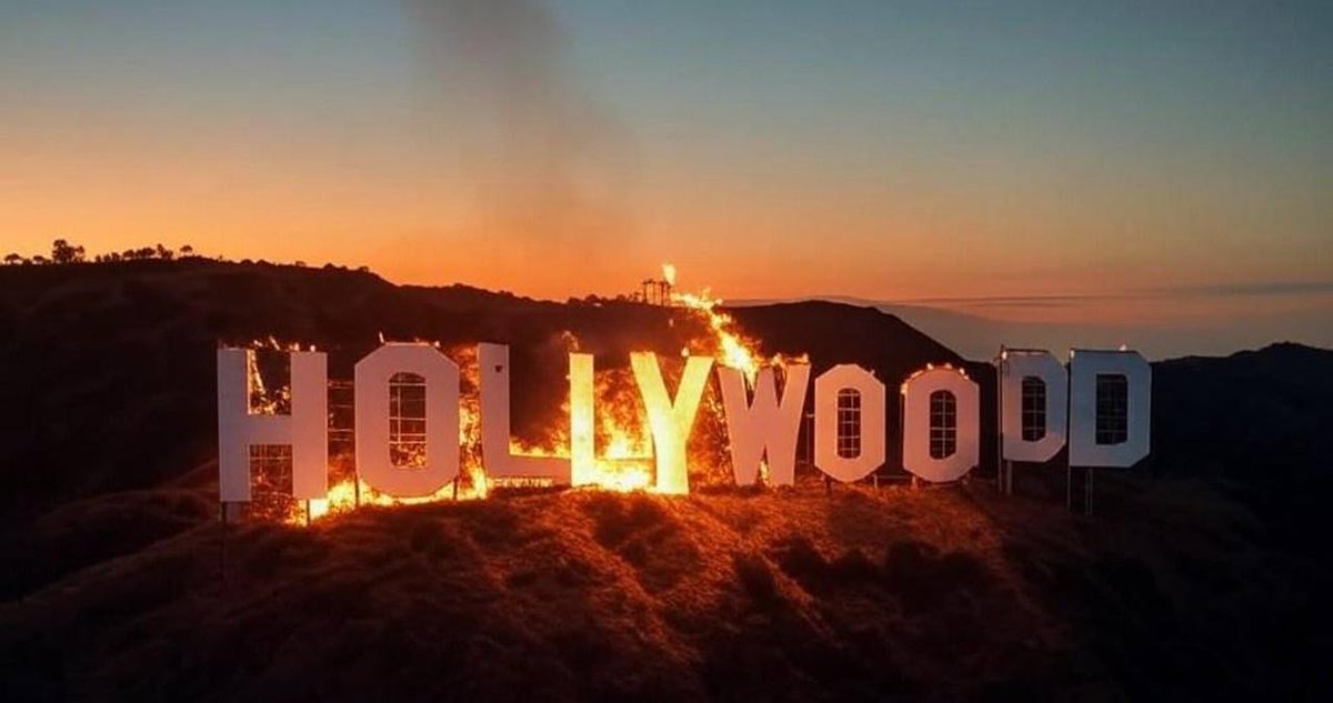 Citizen2999's tweet photo. Ludzie uwierzą we wszystko co im się wciśnie xD myślą że napis Hollywood spłonął w pożarach które teraz szaleją w 3 miejscach LA. Tu przykład, jedno jest wygenerowane AI a drugie prawdziwe (aktualne). https://t.co/wsrqsS5F6i