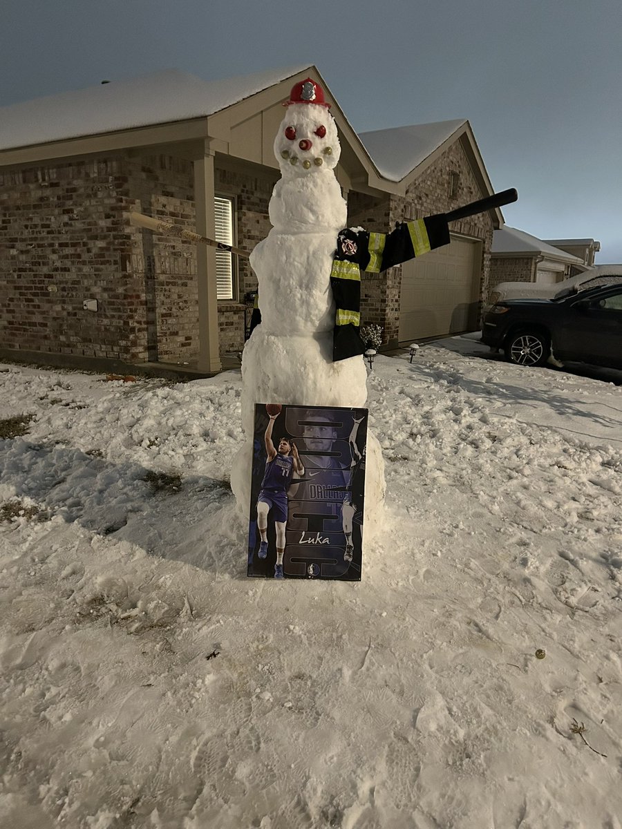 jordan_714_'s tweet image. #MFFL left the center to lock in! @dallasmavs #DfwArea