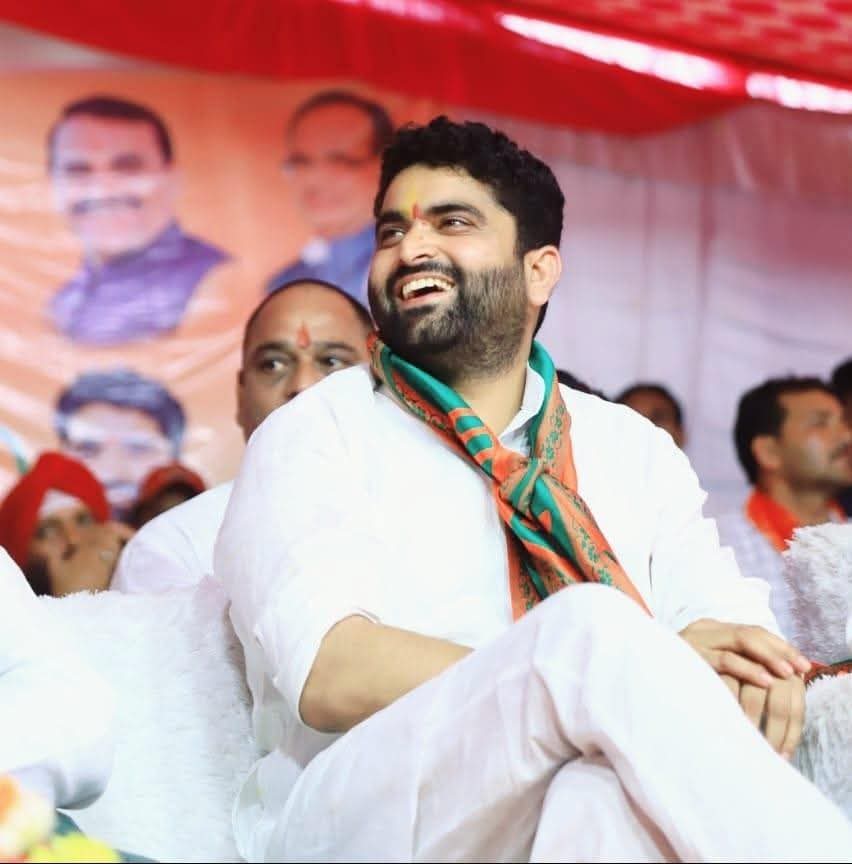 Devendrabjym's tweet photo. सागर का गौरव...

सागर के लोकप्रिय भाजपा जिलाध्यक्ष बड़े भाई गौरव सिरोठिया जी को जन्मदिन की अनन्त बधाई व शुभकामनाएं!💐

मतंगेश्वर महाराज की कृपा सदैव बनी रहे!
@Gaurav_BJP12 https://t.co/dvzjSpErCk