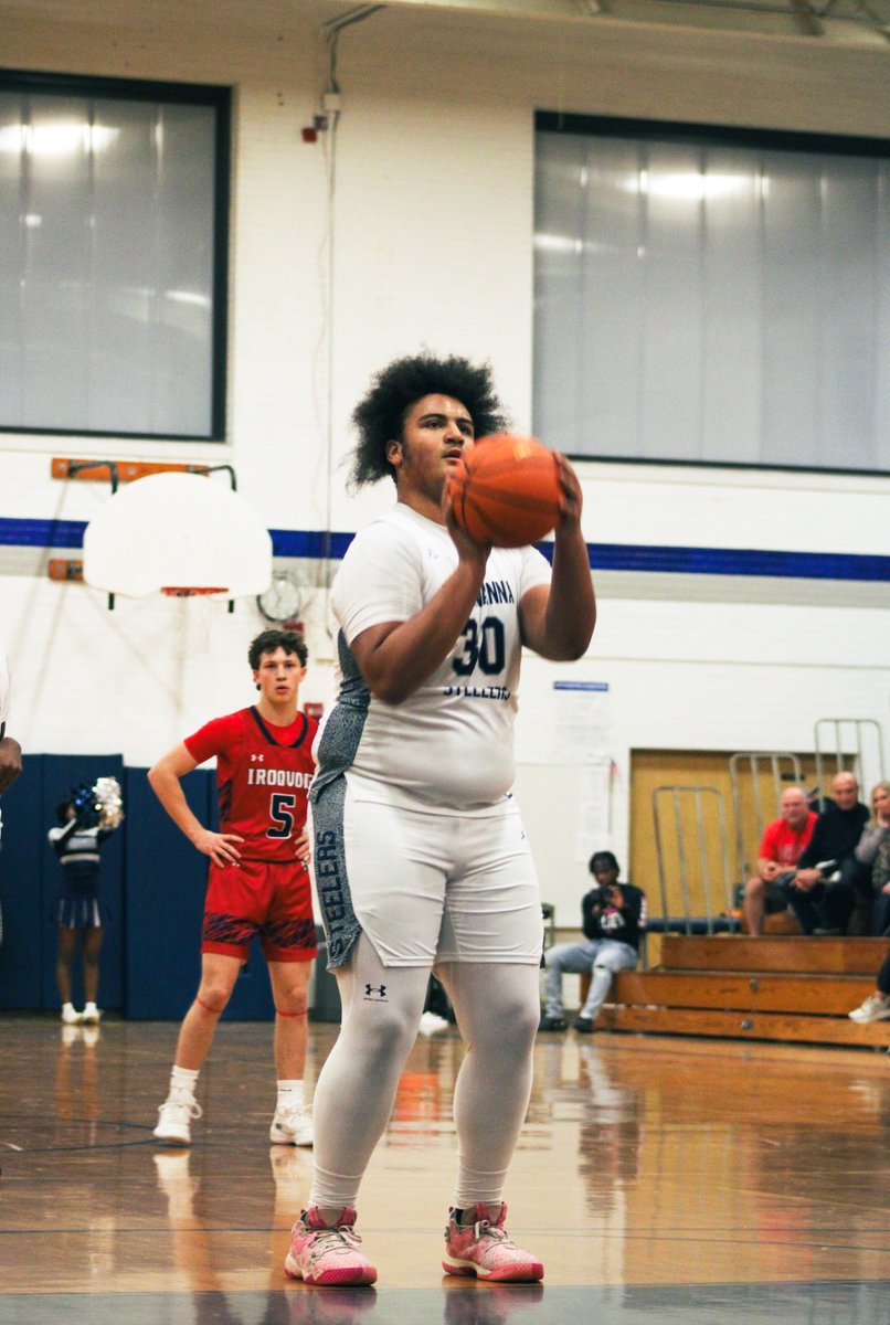 #AGTG , I’ve been named 1st Team All State Defense for Football for the 2nd year in a row. Nothing but more blessings on the way🙏🏽 I’ll be back on the Court Soon!!