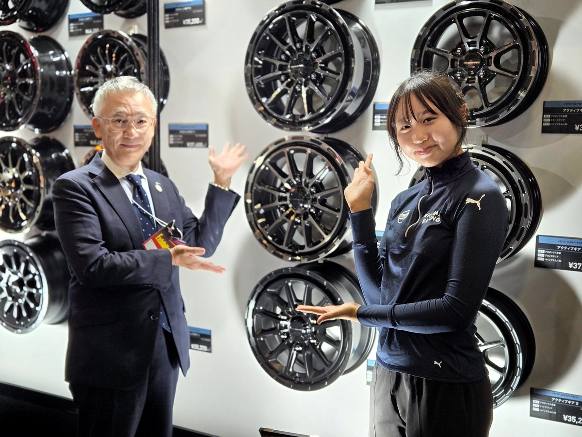 GR_TRESSA's tweet image. 【WEINSブースもあります】
昨年に引き続きWEINSは『WORKPIT』が出店しております！中ホール4『ラブラーク』です✨ちょうど木村理恵さん&amp;amp;松井沙麗さんがいらしたので写真を撮らせてもらいました！取締役も便乗🤩
カッコいいハイエースありますので是非行ってみて下さいね！
#weins #workpit #木村理恵