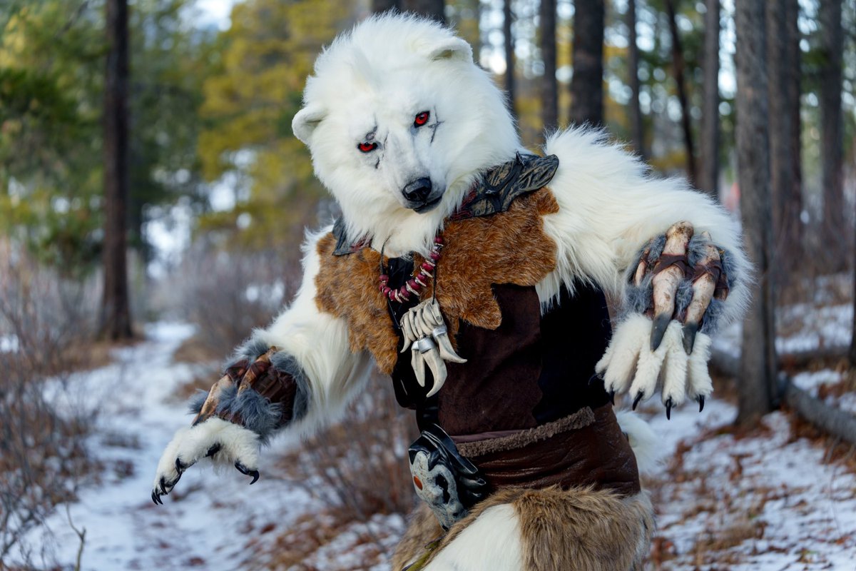 zimax97's tweet photo. —-"Do you dare to walk these frozen lands with me?"—-🐻‍❄️🐻‍❄️

✂️@clckwrkcreature 

#bear #FursuitFriday #fursuit https://t.co/5HBbP7d3QW