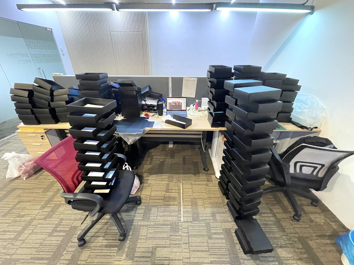 Berapa ketui kotak kah yang saya kena lipat? 

2 pemenang,
300 $PENGU seorang
24jam

Komen &amp; Kongsi 

Haha saja type bahasa melayu