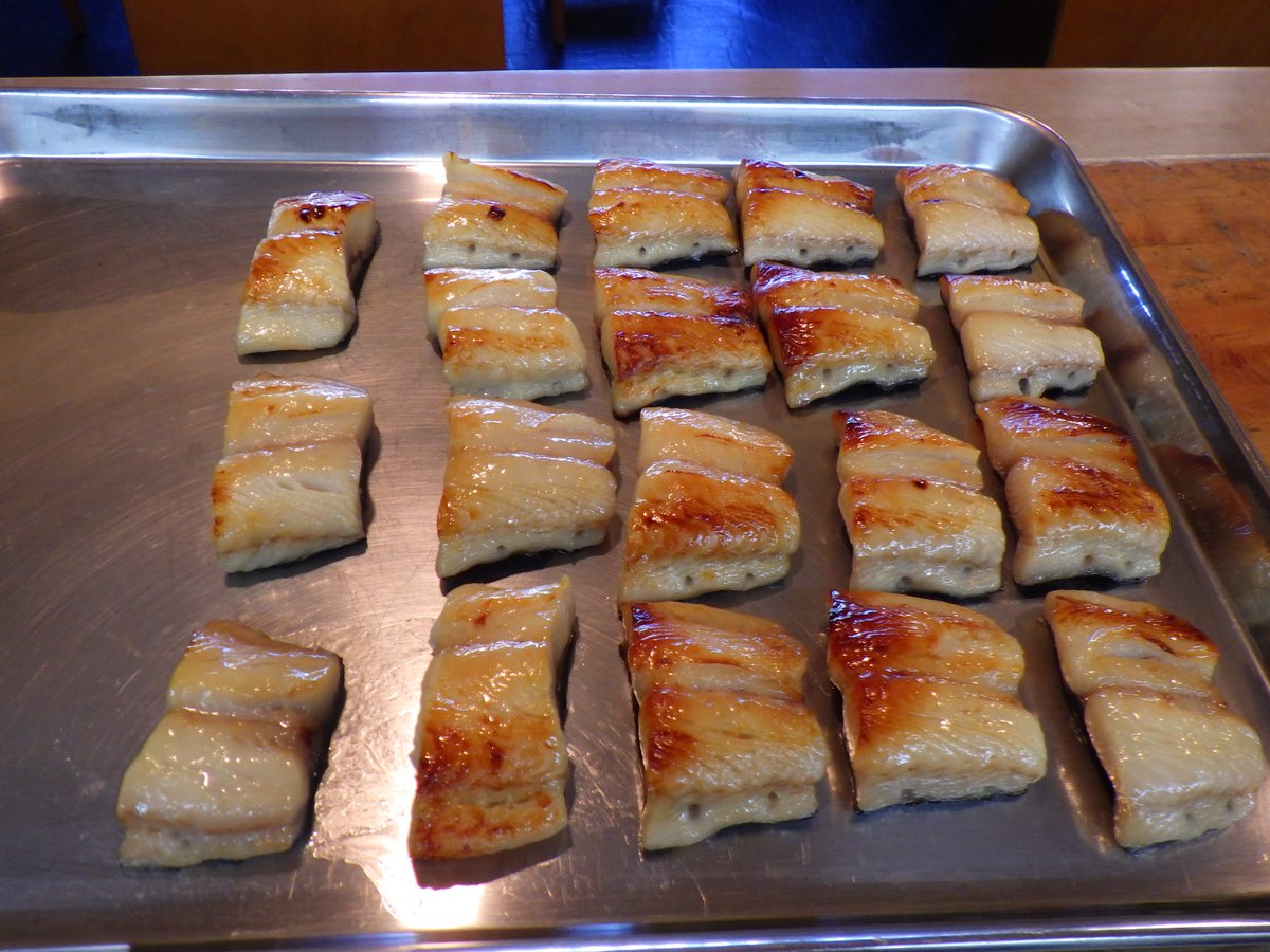 kirin4129's tweet photo. 今日のお弁当の西京焼は、銀鱈でした

#お弁当 #お弁当記録 #西京焼き #ふるさと納税
#ふるさと納税返礼品 

🍱🐟🍱🐟🍱🐟🍱🐟🍱🐟🍱🐟🍱

Grilled sable fish marinated in Kyoto style miso for today's box lunches

 #blackcod #englishavailable
#japanesefood #japaneserestaurant https://t.co/OG8qu2wFav