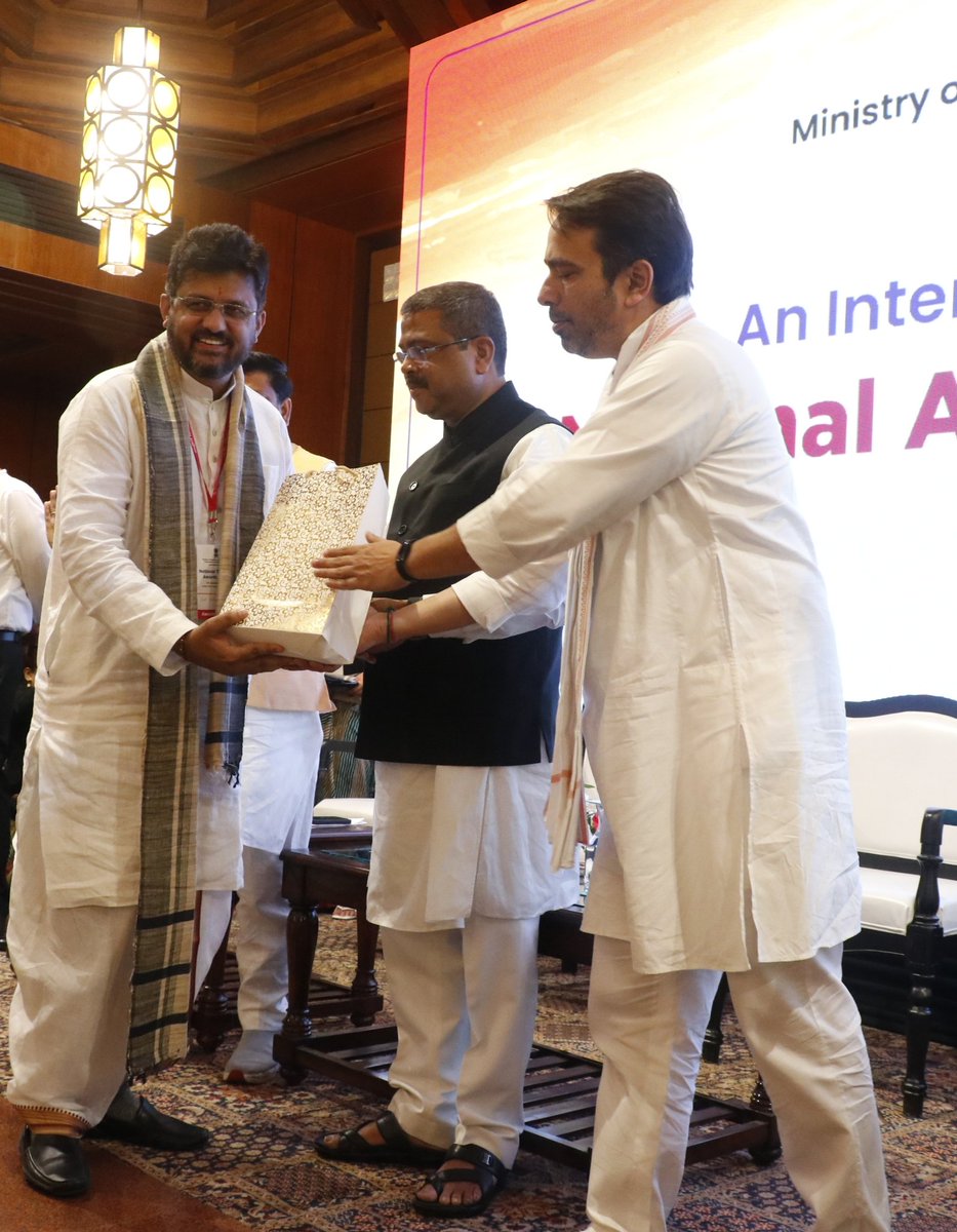 TiwariNilabh's tweet image. 