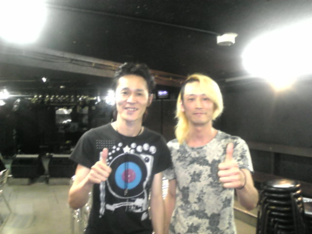 s_uttiman's tweet photo. 今思えば、素晴らしい方たちと共演をさせて頂きました！全て本八幡ルート14でした！
THE PRIVATESの延原さん、デキシード・ザ・エモンズのアベジュリーさん、伊藤ミキオさん、In The Soupの中尾さんと草場さん、懐かしいなぁ。
今回も素晴らしい方たちとの共演でワクワクしています！ https://t.co/ETzzDomLjs