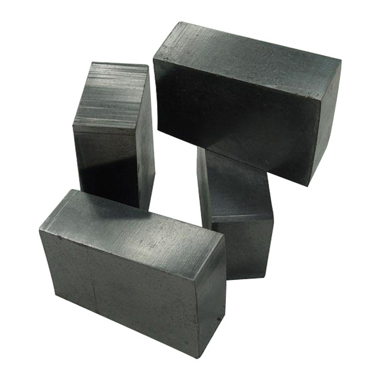 XinyRefractor's tweet image. 🌟 Discover our Magnesia Carbon Bricks for ladles! Durable, high-performance, and ideal for steelmaking! 💪🔥 #RefractoryMaterials