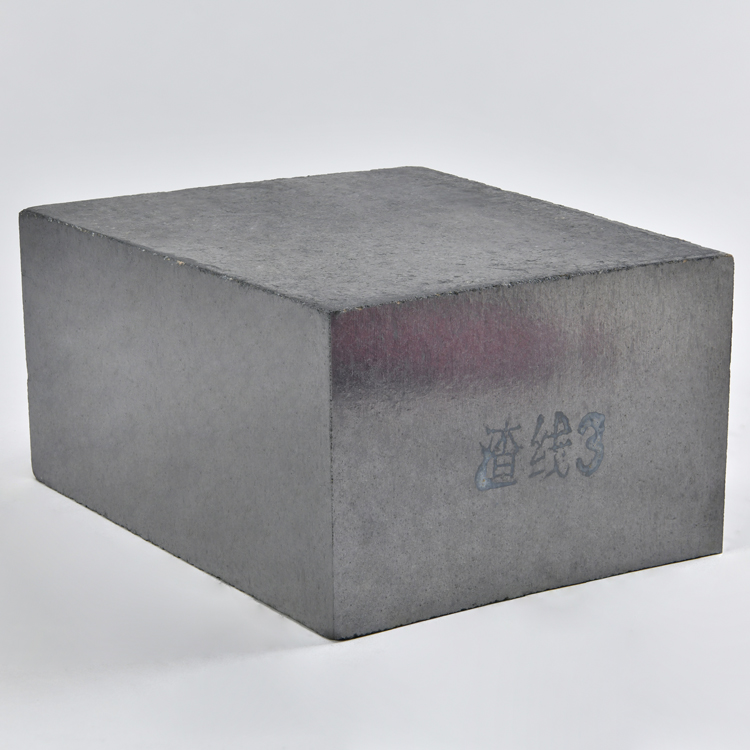 XinyRefractor's tweet image. 🌟 Discover our Magnesia Carbon Bricks for ladles! Durable, high-performance, and ideal for steelmaking! 💪🔥 #RefractoryMaterials