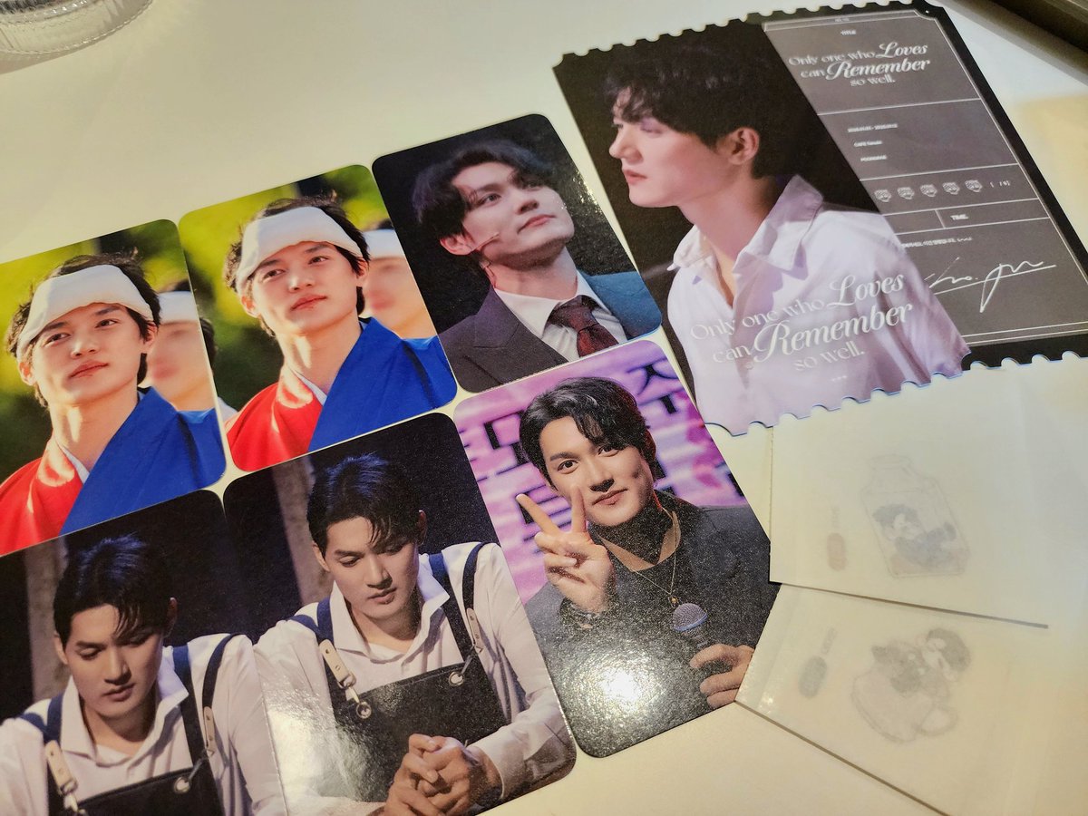 #바람이_지나간_모든_순간을_기억해
#풍래를_사랑했어_잠시도_잊지않았어
#난_세상에서_제일_좋은게_풍래거든 

커피 맛집인데 커피사진은 없고 조각상 사진 찍기만했슴