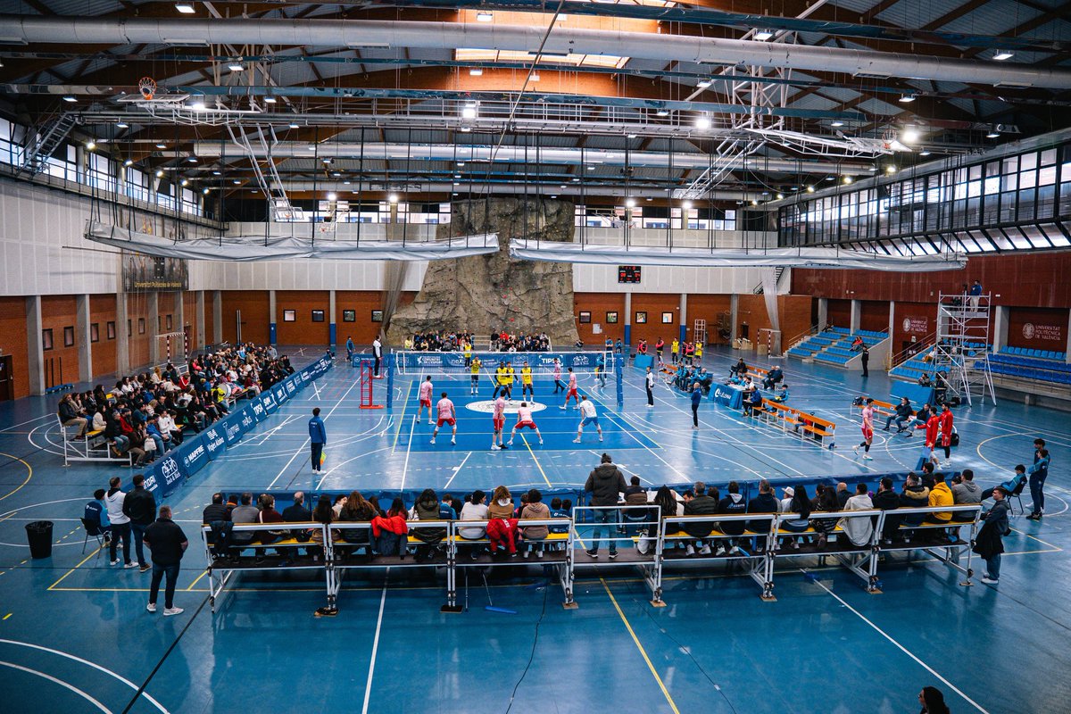 Un amor transatlántico. La familia Clemente. La UPV. Historia de una resurrección: Valencia y <a href="/MarcosDreyer1/">Marcos Dreyer</a>. Cero quejas. 

En <a href="/yosoynoticia_/">YoSoyNoticia.es</a>  publican un interesante reportaje de Carlos De Narea, sobre el rival del Guaguas, <a href="/ConqueridorV/">Léleman Conqueridor Valencia</a>, y que trabaja su cantera.