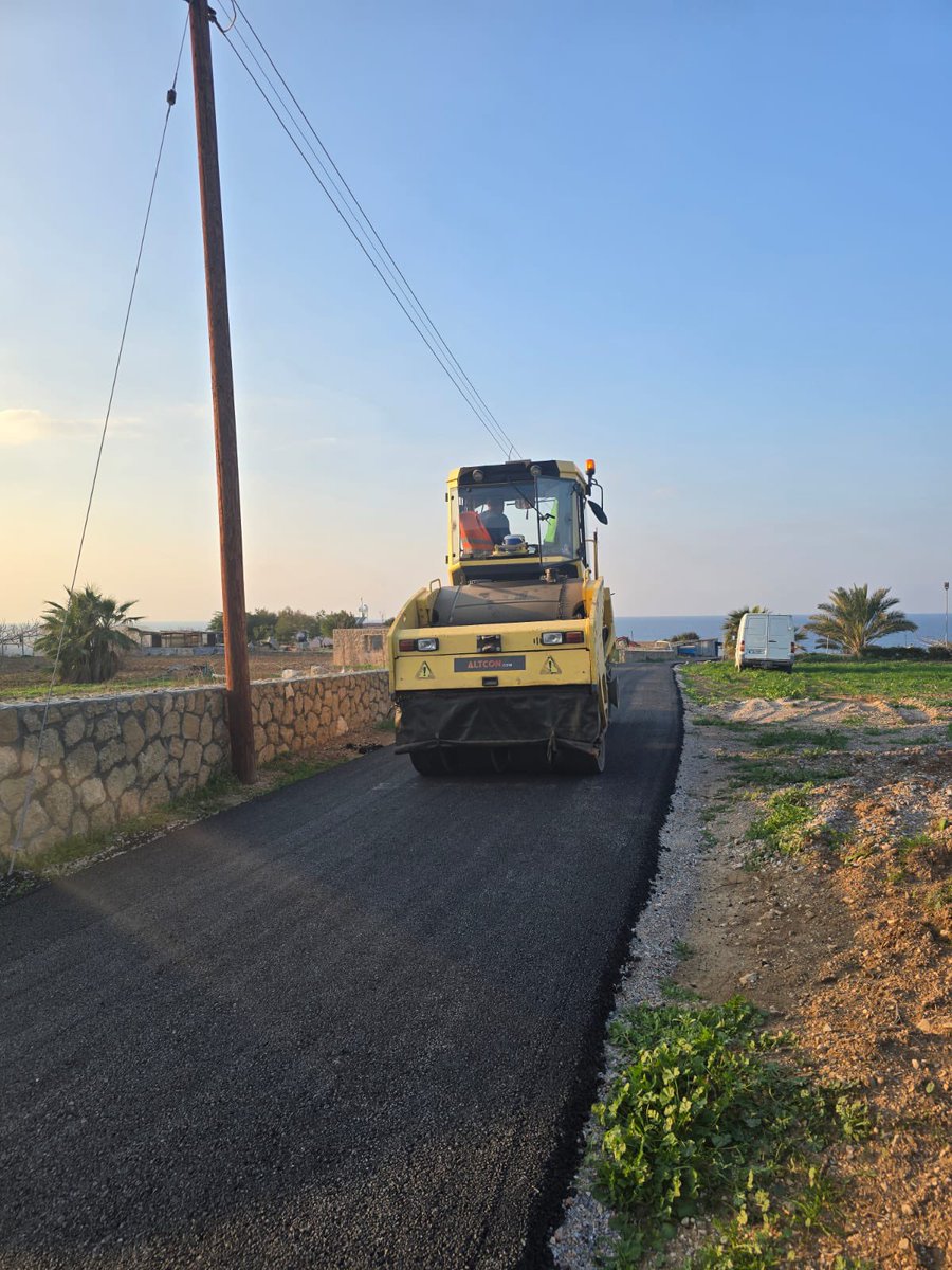 Günaydınlar….
Gece’de çalışarak Zambak sokak ve İkinci Bahar Sokak’taki Asvaltlama çalışmalarını tamamlayarak bölge sakinlerinin kullanımına sunduk. Emekçilerimize teşekkür ederim