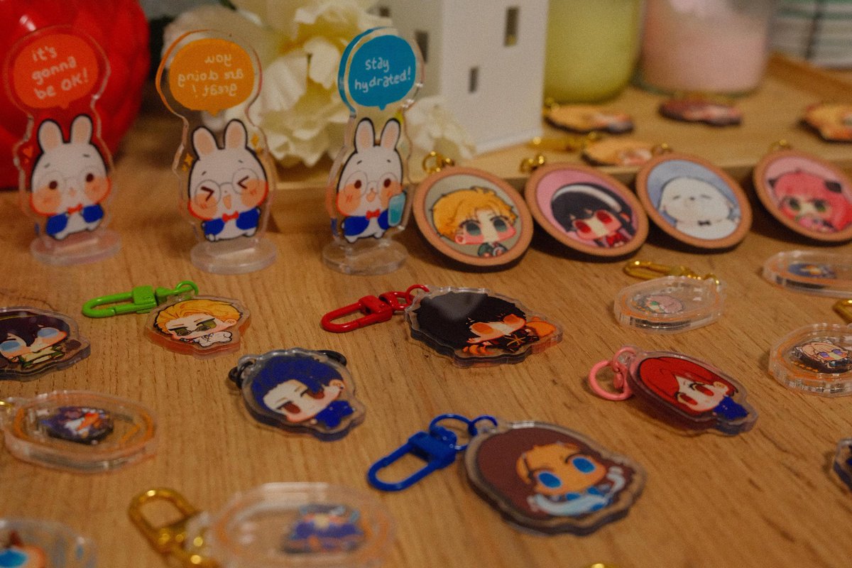 shabbylines's tweet image. Opening my online shop tomorrow for onhand 2024 merch ✨️
Genshin, spy fam, jjk, ATLA, dungeon meshi, etc. and otter socks ✨️✨️