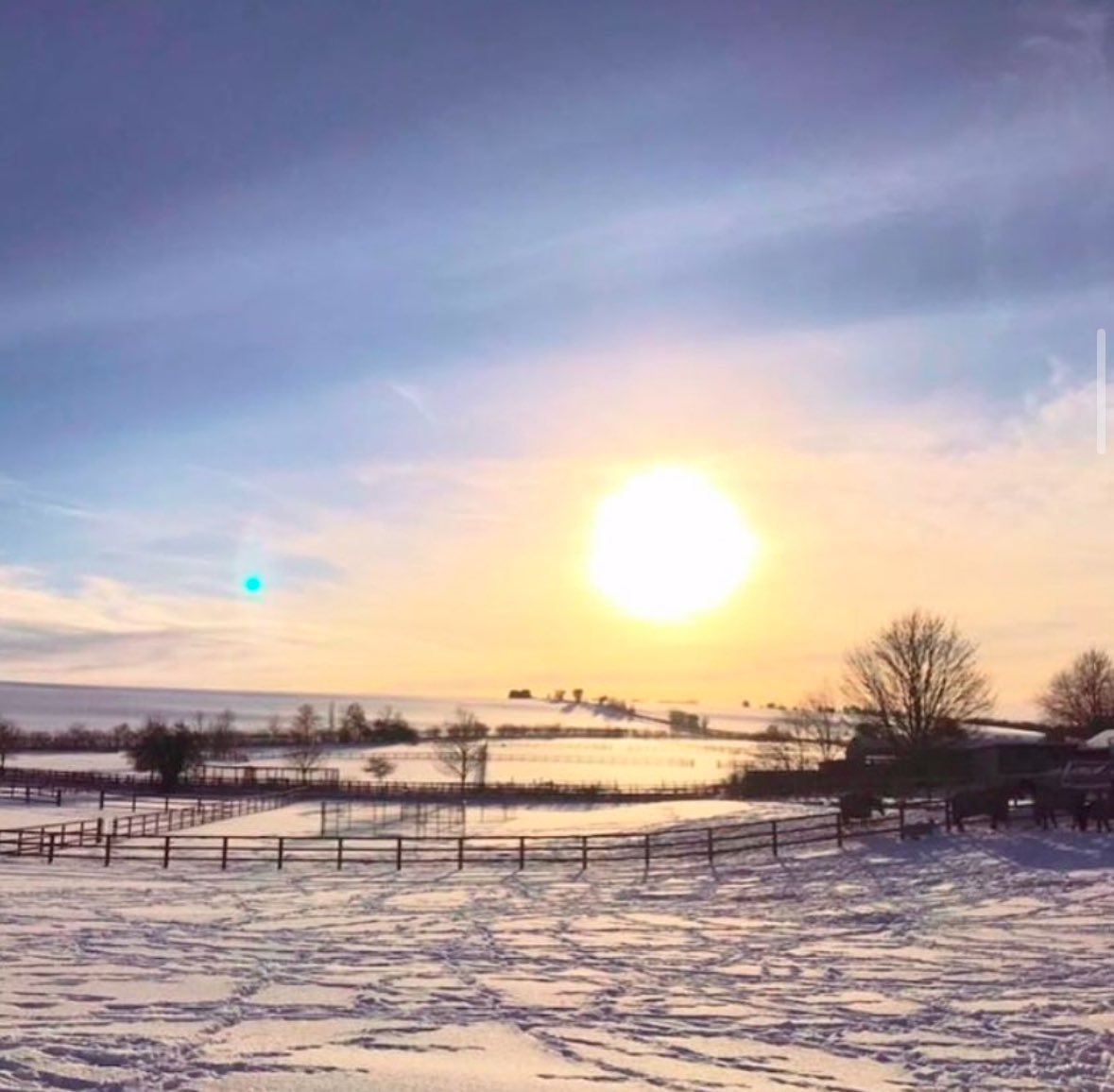 Lambourn Valley Weekly News 
pennypost.org.uk/lambourn-valle…

Firefighting, racehorses, lunch, children, volunteers and litter, a new chair for the Parish Council, 2 new directors for the Junction. Community notices and news from your local council.
#lambourn