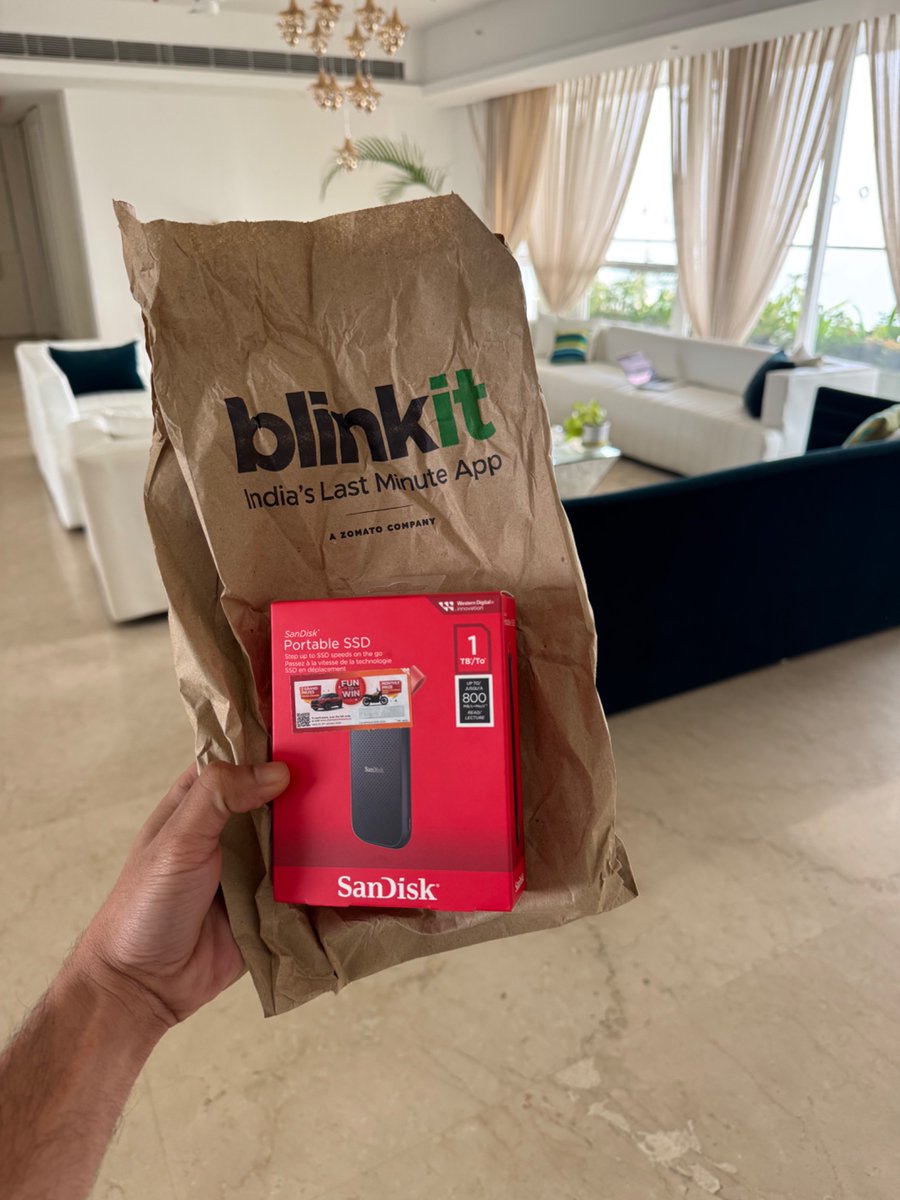 Rishabh1Anand's tweet image. Mom needed an SSD. Placed an order on @letsblinkit at 1:05PM, had it in my hand at 1:16PM.
IT TAKES 2 MINUTES TO REACH OUR BUILDING FROM THE GATE AND 1 MORE MINUTE TO REACH OUR FLOOR.
This is a logistical marvel operating at a scale like no other.
Bullish on Indian logistics.