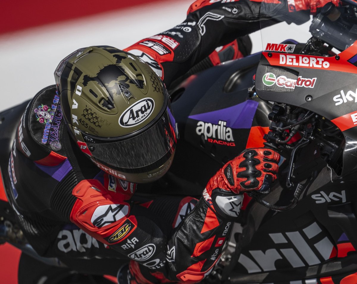 MotoGPパイロットを、戦闘機でイメージしたアーミー系スペシャルカラー