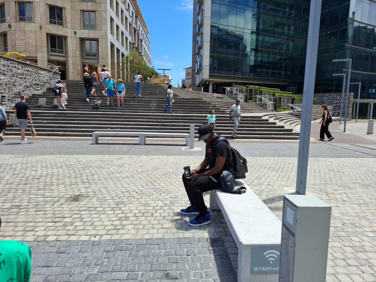 Struggling to start a business? make 2025 a year of doing.

10 ideas that require less capital, not heavily regulated, and have potential for scale.

1. Professional services 

- Use what you have learned in school 
- You can upgrade with additional certifications
- Accounting?