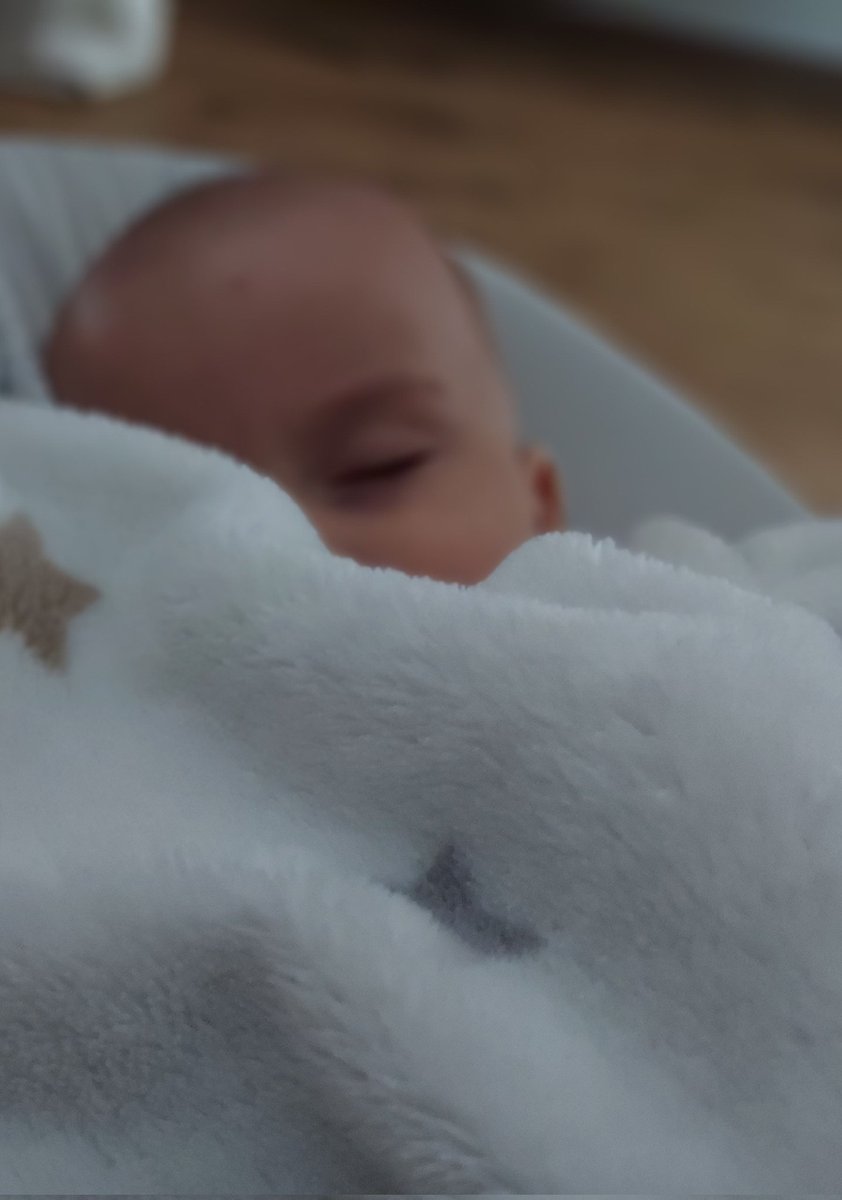 "Wnuki to nagroda za przetrwanie ze swoimi dziećmi."🥰😍❤️
... i z mężem🤪😅
Babcia w akcji...🤫😁