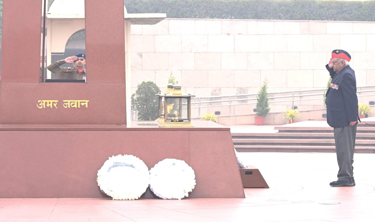 adgpi's tweet photo. Honouring our #Bravehearts on Army Air Defence Corps Day.

On the occasion of 32nd Corps Day of Army Air Defence, #AAD, Lieutenant General Sumer Ivan D’Cunha, Director General & Colonel Commandant, along with #Veterans, Serving Officers, JCOs and other Ranks of the Corps laid wreaths & paid homage to the #Bravehearts at the National War Memorial, #NWM.

#IndianArmy
#YearofTechAbsorption
@DefenceMinIndia
@SpokespersonMoD
@HQ_IDS_India