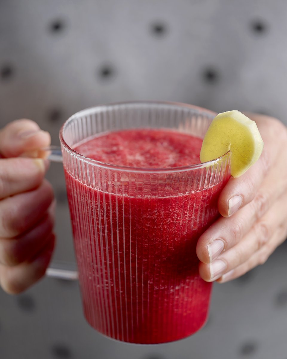 Empieza bien el año con este delicioso zumo de remolacha, zanahoria y jengibre. 🌟 ¡Una bebida fresca que no solo sabe increíble, sino que también te da toda la energía que necesitas para empezar con todo! Descúbrelo: lavidasabemejor.es/recetas/receta… 

#Azucarera #Receta #LaVidaSabeMejor