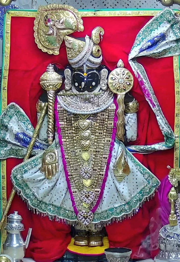 JaiDwarkadhish_'s tweet image. 🌺 जय द्वारकाधीश 🌺
 🙏🏻 संध्या दर्शन 🙏🏻