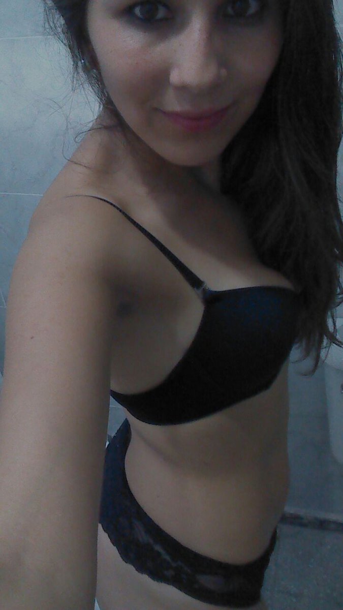 gabiluu120's tweet photo. Lindo viernes a todos!😘😘 https://t.co/qiPFozwIkl