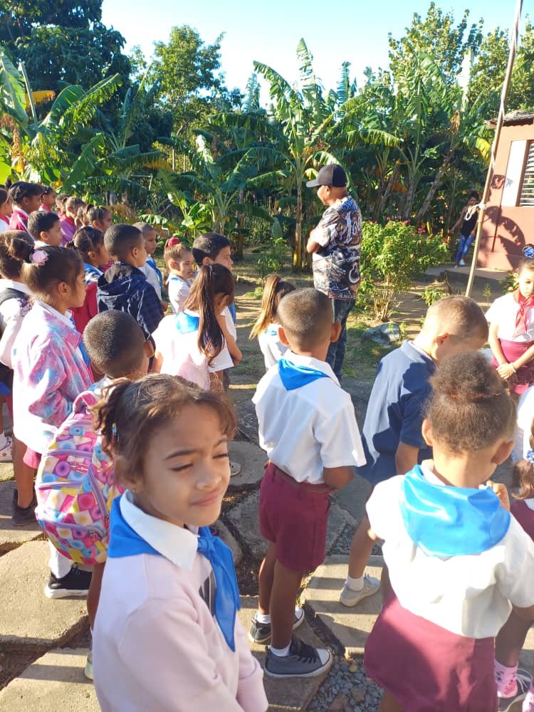 Matutino especial en conmemoración al 66 aniversario de la entrada de Fidel  Castro a la Habana. <a href="/CubaMined/">MINED</a> <a href="/dpeStgo/">DGE Santiago de Cuba</a> <a href="/SantiagodeCuba/">Santiago de Cuba</a> <a href="/dmeguama/">Dirección Municipal de Educación Guamá</a> #guama