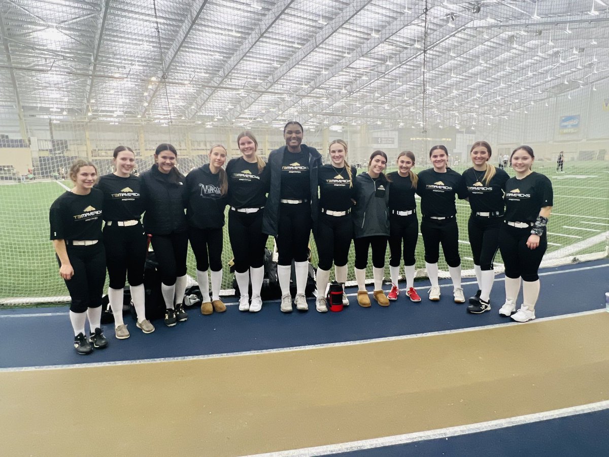 Kathrynbouf14's tweet photo. This past weekend my team and I went to the @ZipsSB team camp! We played 4 games and I had a great time playing some tough competition! @16UOHT3MavsGold @MHSsoftball24 https://t.co/QN0TYZpiG6