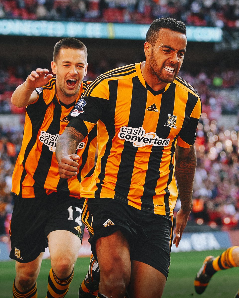 Iconic <a href="/Huddz8/">Tom Huddlestone</a> goal 🙌

#hcafc | #EmiratesFACup