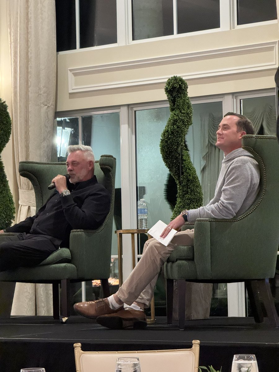TrumpJupiter's tweet photo. Last night we had special guest Darren Clarke! Whose insights and expertise are sure to inspire and challenge us all! It was a privilege to have you with us last night!
#trumpgolf #trumpjupiter #trumpjupiternational #jupitergolf https://t.co/fayucsREVt