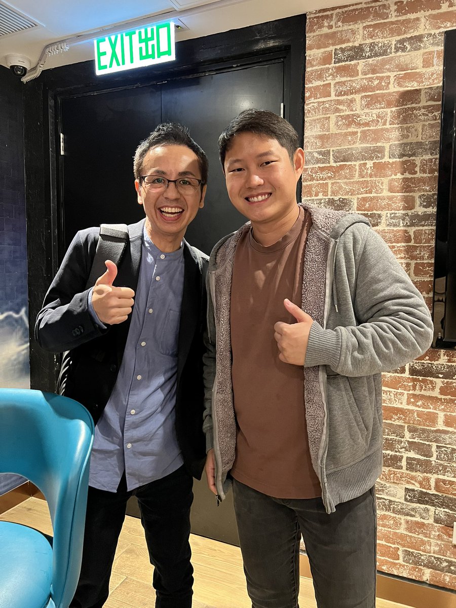 Chanat_JJ's tweet photo. Glad to meet Prof. Shinya Tsukiji @TsukijiLab in person at the 7th Asian Chemical Biology Conference (ACBC) in Hong Kong. Looking forward to your talk tomorrow ! 🤩 https://t.co/lTkNj5KL0C