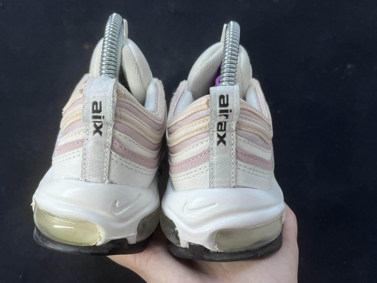 daisysneakers tweet media