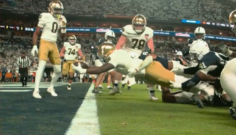 RCONY2's tweet photo. @PeteSampson_ 2nd, 3rd, 4th and 5th effort‼️ He was not going to be denied and a mere mortal would have been‼️☘️☘️🏈🏈‼️ This is insane. https://t.co/HPMolNUxzV