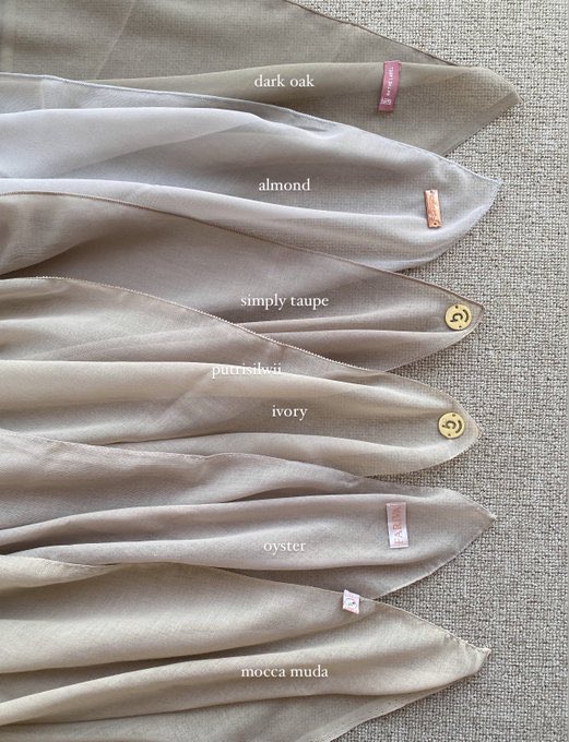 putrisilwii's tweet image. Koleksi hijab parisku ini dari paris jadul sampai paris japan, semua under 100k. Mulai 13rb ajaa 👌🏻

Asli bagus bagus polll, nathelabel fav bangett