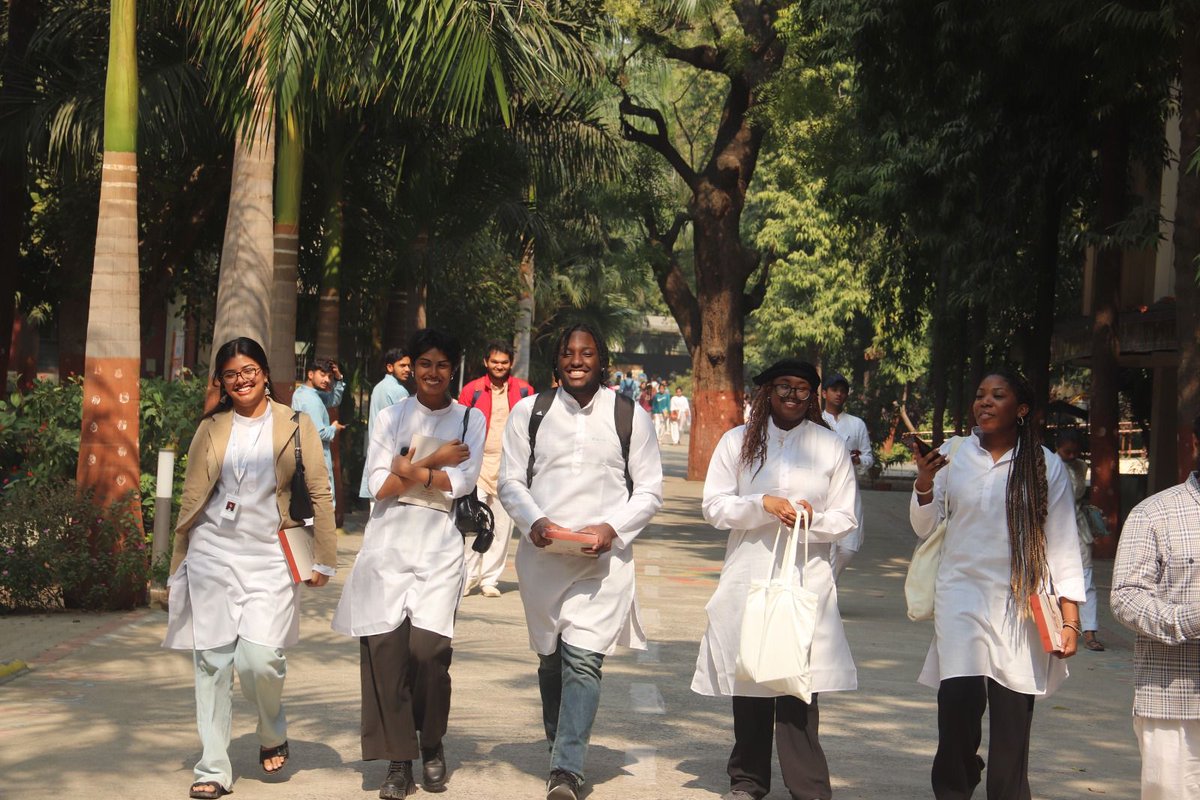 Students from the University of Alabama, USA visited Gujarat Vidyapith today. They interacted with Honourable Vice Chancellor Dr. Harshad Patel, and students. A memorable exchange of ideas and cultures!

#gujaratvidyapith 
#education 
#exchange
#student
#Learning