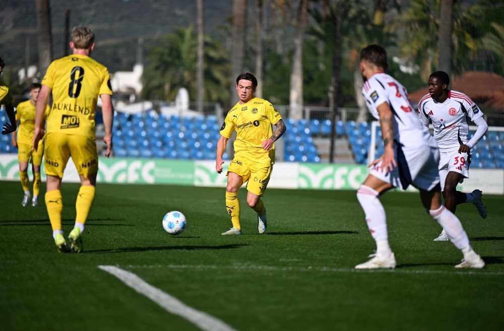 Nos joueurs ont déjà disputé leur premier match amical hier face au Fortuna Dusseldorf !

Malgré une bonne prestation, nos joueurs se sont inclinés sur le score de 3-2.

Zugelj et Høgh sur penalty sont les buteurs !