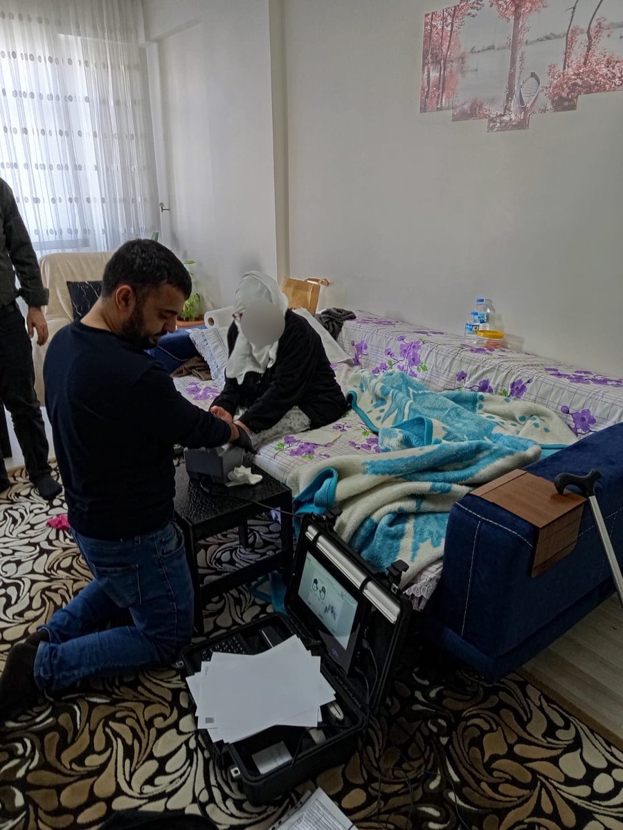 #AdresteNüfusHizmeti kapsamında Müdürlüğümüze gelemeyecek durumdaki kıymetli büyüklerimiz ziyaret edilerek ikametlerinde nüfus hizmeti verildi.

<a href="/TCNufus/">Nüfus ve Vatandaşlık İşleri Genel Müdürlüğü</a>
<a href="/Yunus__ATAMAN/">Yunus ATAMAN</a> 
<a href="/yenisehirkaym21/">Diyarbakır-T.C.Yenişehir Kaymakamlığı</a> 
<a href="/cagriavci_/">ÇAĞRI AVCI</a> 
<a href="/diyarbakir_nvi/">Diyarbakır İl Nüfus ve Vatandaşlık Müdürlüğü</a> 
#HayatınızınHerAnında