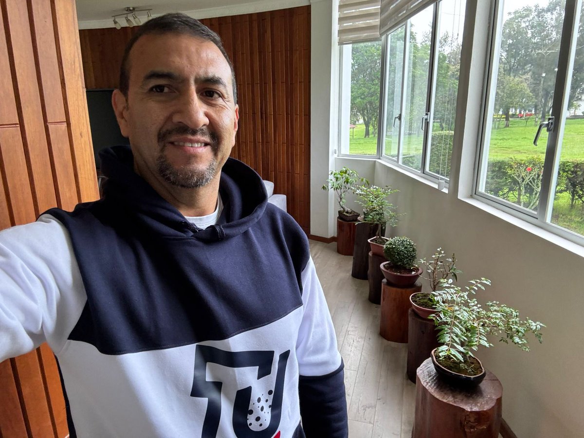 Cada día es una nueva oportunidad para reafirmar nuestro compromiso con la transformación de la UNL. Estamos construyendo una institución más fuerte, innovadora y cercana a nuestra comunidad. ¡Feliz viernes a todos! 🌱📚 <a href="/tueresunl/">Transformación Universitaria</a>