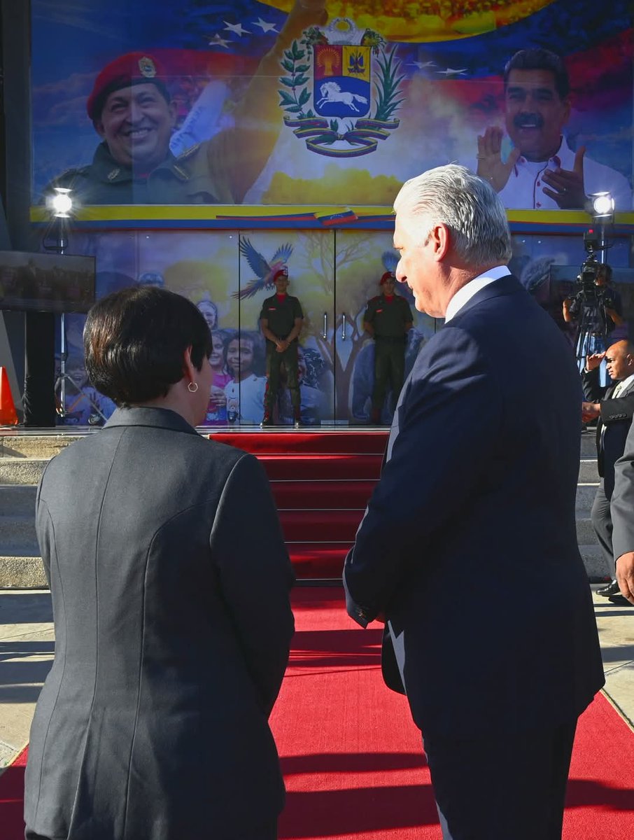 Poco después de las 8am arribó a Venezuela el Primer Secretario del Comité Central del Partido y Presidente de la República, <a href="/DiazCanelB/">Miguel Díaz-Canel Bermúdez</a> para participar en la toma de posesión de Presidente <a href="/NicolasMaduro/">Nicolás Maduro</a> 

#CubaConVenezuela