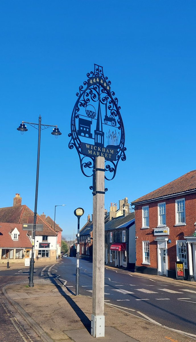 Come and meet some of your local Community Police Team at the Wickham Market Co-op store on Monday 13th January between 1030am and midday. It would be great to see you there! 
#14
#1701
#CPT
#WickhamMarket