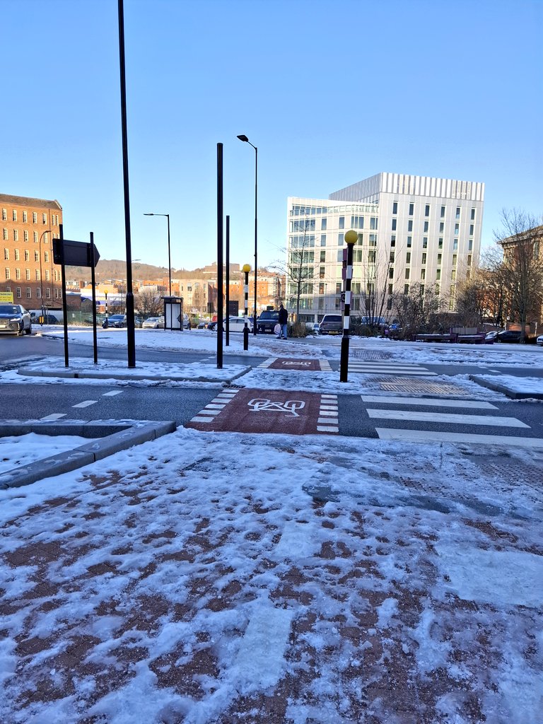 Miles_Walmsley's tweet photo. @SheffCouncil @sccactivetravel @sccstreetsahead Why spend millions on active travel infrastructure and then zero on keeping these assets ice/snow free? How can the city make cycling or walking more attractive if no effort is made on making them usable in winter? 😪 https://t.co/RBxWIoJhId