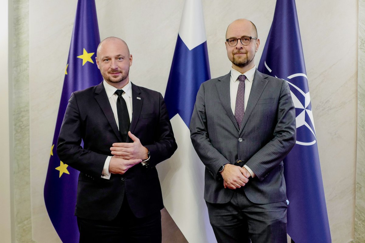 Szwecja i Finlandia to nasi naturalni i strategiczni sojusznicy o twardych charakterach i wielkim umiłowaniu wolności. To także dobry przykład wspólnej percepcji zagrożeń, zaawansowanej technologicznie zbrojeniówki o unikalnych zdolnościach oraz zrównoważonej, pozbawionej