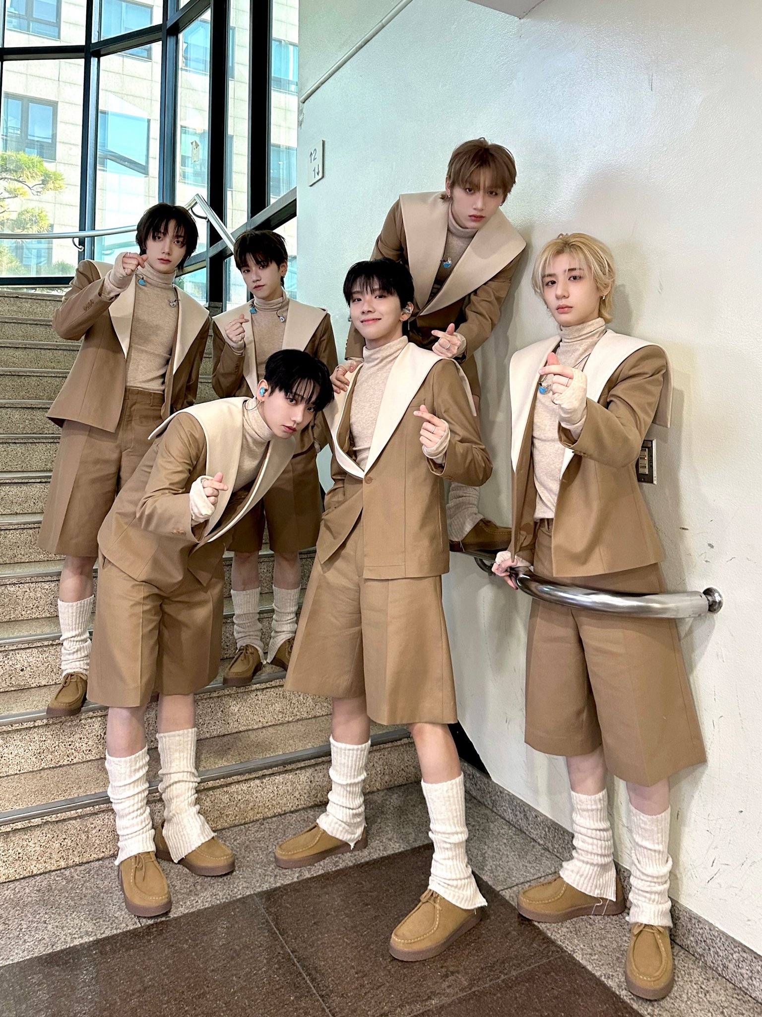 その他 1LDK SELECT - Netflix ENNOY stylistshibutsu L ENNOY × Stylistshibutsu × Asics