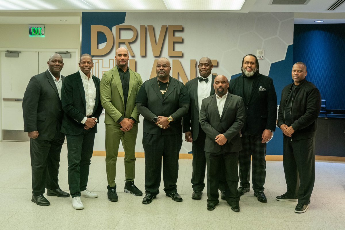 Coach Finley tweet media